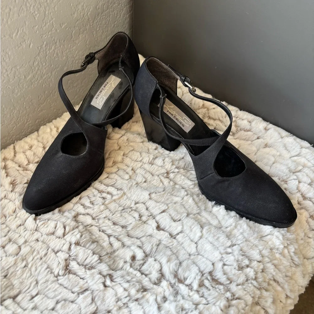 🪻$6/42✋5/$40🍀4/$36🌷3/$30🌼2/$25 LUCA black strappy heels w buckle; block wood - Picture 4 of 8